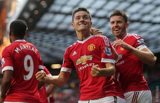 对众多摄像 对众多摄像